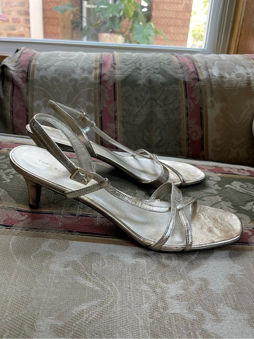 Tory Burch Strappy Metalic Leather Kitten Heel. Size 11 Women N7-18